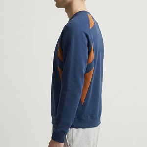 Sweat-shirt pour homme durable, fabriqué avec un matériau doux, des coutures fiables et une structure confortable, idéal pour un style décontracté et la superposition. - Product Image 6