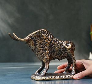 Sculpture en aluminium de luxe pour la décoration intérieure haut de gamme, créant une œuvre d'art remarquable avec une finition métallique élégante - Product Image 6