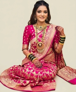 Sari Tradicional Banarasi de Seda Artística KV (Rosa) Reversible de Secado Rápido y Sin Arrugas para Fiestas de Otoño para Mujer - Product Image 6