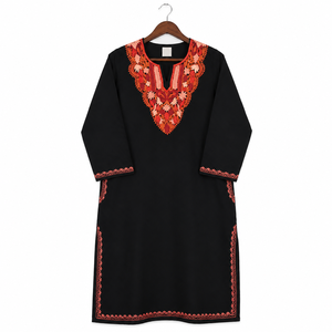 Kurti Kashmiri Negro Intenso con Bordado Floral Aari Multicolor, Compre Directamente del Proveedor a Precio de Mayoreo - Product Image 3