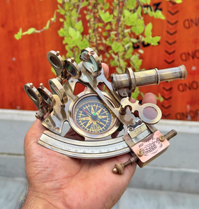 Ensemble d'instruments de navigation vintage en laiton avec sextant, télescope, boussole et boîte de présentation en bois, cadeau décoratif nautique maritime - Product Image 3