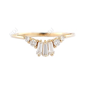 Bague de mariage délicate en or 14 carats, taille ajustable, style moderne, moissanite taille baguette unique, bijoux étonnants pour femmes, vente en gros - Product Image 1