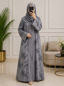 Elegante Abaya Gris con Estampado Floral y Bordado, Vestido Largo hasta el Suelo de Manga Larga para Mujer, Estilo de Oriente Medio para Uso Diario - Product Image 2