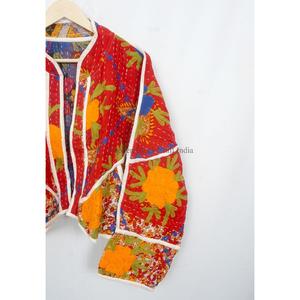Chaqueta vintage para mujer 100% Kantha, hecha a mano en India, estilo bohemio con bordado, cierre abierto, chaquetas a la moda con estampado floral. - Product Image 3