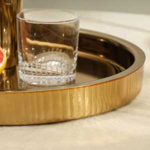 Plateau de service classique en métal, durable et décoratif, pour la cuisine, la maison, les restaurants, les hôtels, les mariages et les réceptions. - Product Image 4
