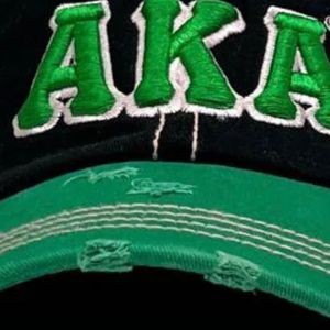 Gorra de Béisbol Verde y Negra con Letras Bordadas, Visera Desgastada, Correa Ajustable, Estilo Casual para Exteriores - Product Image 2