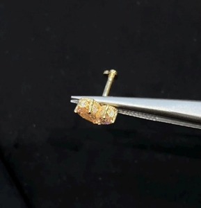 Pendiente de Oro de 14K con Diamante en Forma de Pera Flotante, Certificado IGI, Joyería Minimalista, Elegante Regalo para Bodas y Fiestas - Product Image 2