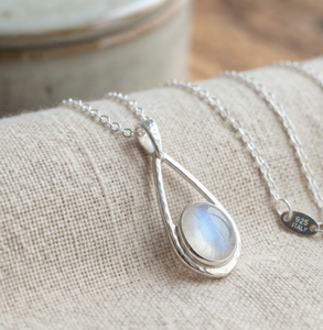 Collar con Colgante de Piedra Lunar Chapado en Rodio de Plata de Ley 925 con Cadena de Eslabones Ovalados Abiertos para Mujer, Joyería de Regalo - Product Image 1