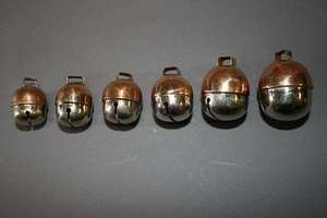 Clochettes de qualité en cuivre/argent nickelé, finition miroir, double tonalité, forme de gland, pour la fauconnerie, outils de chasse, clochettes en argent pour chat - Product Image 4