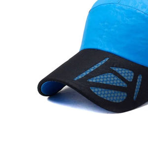 Casquette de baseball légère en mesh respirant et confortable avec fermeture snapback réglable pour homme et femme, en vente - Product Image 5