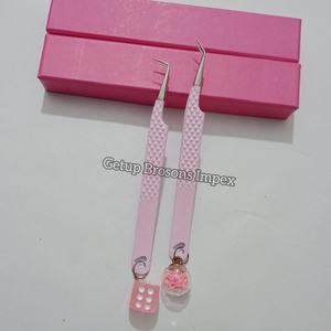 Pince à épiler professionnelle en acier inoxydable rose pour extensions de cils, pointe en fibre, pointe dentelée environ 10 mm, antistatique - Product Image 1
