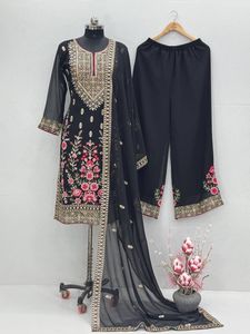 Top de georgette sintético con bordados y lentejuelas, con trabajo manual de espejos reales, pantalón palazzo y dupatta con bordados de lentejuelas. - Product Image 2