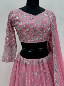Lehenga Choli de Lujo Más Vendido con Dupatta Bordado a Mano, Disponible para Suministro Mundial para Bodas Indias - Product Image 2