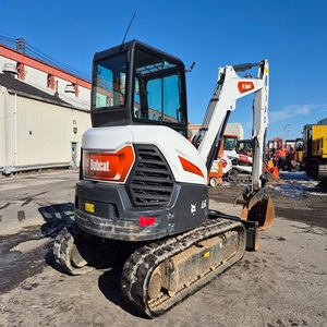 Mini-excavatrice puissante Bobcat E60 conçue pour les travaux de terrassement, de creusement de fossés, de préparation de sites et de travaux utilitaires avec un contrôle fluide. - Product Image 5