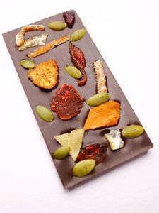 Snacks Saludables Más Vendidos, Chocolates y Dulces con Frutos Secos en Caja de Chocolate Personalizada - Product Image 1