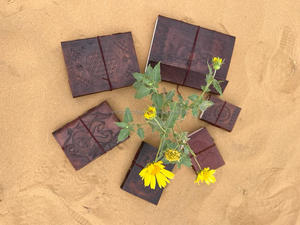 สมุดบันทึกการปิดด้ายหนังลายนูนแบบมีเครื่องมือของแท้ใหม่บันทึกบทกวีหนังวินเทจแบบดั้งเดิมสไตล์โบโฮ - Product Image 5