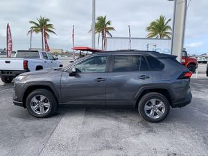Toyota RAV4 XLE FWD 2022 Usado en Buenas Condiciones - Product Image 2