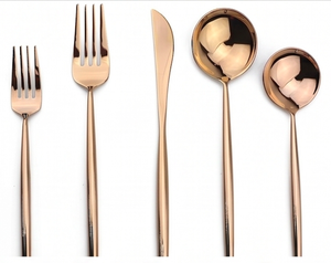Ensemble de couverts en or rose, 5 pièces, élégant, en acier inoxydable, avec longues poignées effilées, pour la maison, les dîners, les mariages et les fêtes - Product Image 1