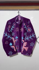 Chaqueta de terciopelo Suzani morada hecha a mano, abrigo bohemio con bordado floral - Product Image 5