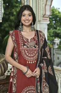 Kurta en coton brodé rouge pour femmes avec salwar et dupatta de style traditionnel, coupe ample, vêtements décontractés, Inde, Pakistan - Product Image 3