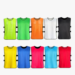 Gilet de sport vert personnalisé unisexe adulte respirant 100 % polyester avec logo imprimé par transfert thermique sur le devant sans manches col ras du cou - Product Image 4