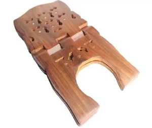 Support de Coran en bois artisanal pliable, porte-livre islamique avec un design géométrique floral orné, art traditionnel - Product Image 6