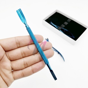 Empujador de cutículas azul de plasma más vendido, empujador de uñas de acero inoxidable de grado quirúrgico de calidad, juego de manicura y pedicura sostenible - Product Image 1