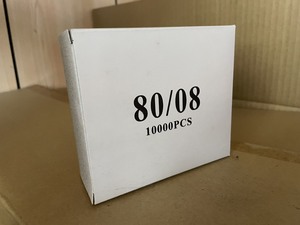Agrafes à pointe biseautée APLUS en fer lisse avec revêtement en flocons de zinc 80/08-10000, couronne de 12,9 mm, tige de 0,65 x 0,95 mm, ruban poly thermosensible de 10 mm - Product Image 1