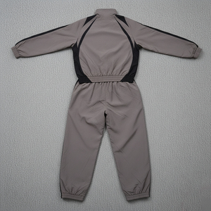 ชุดวอร์มไนลอนระบายอากาศแบบขายส่ง ชุดเซ็ต 2 ชิ้น เสื้อแจ็คเก็ตกันลมสำหรับฤดูร้อน แบบต่อผ้า ชุดออกกำลังกายแบบ unisex สองสี ชุดวิ่งจ๊อกกิ้ง - Product Image 5