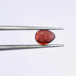 Vente chaude 6x9mm Naturel Mozambique Rouge Grenat Rose Coupe Poire Forme Cabochon Flatback Pierres Précieuses En Vrac Au Prix Du Marché De Gros - Product Image 1