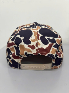 Casquette de baseball structurée à 5 panneaux en cuir personnalisé camouflage pour adulte, idéale pour l'extérieur, fabriquée en usine au Vietnam, par Classic Apparel - Product Image 3