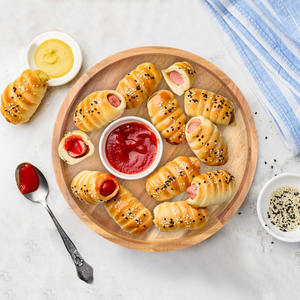 Lot de 2 plateaux de service ronds en bois d'acacia avec poignées pour table basse, salon et décoration de salle à manger. - Product Image 2