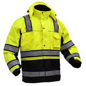 Veste de sécurité réfléchissante conçue pour une visibilité maximale, un confort fiable et une protection sûre lors de chaque tour de garde. - Product Image 4