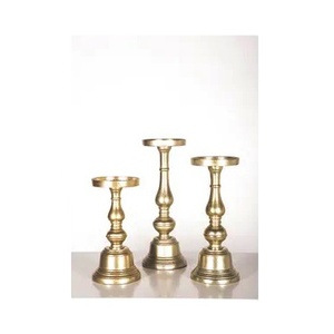 Nouvel ensemble de 3 bougeoirs en forme de pilier pour décoration intérieure et extérieure, bougeoirs faits à la main pour bougies chauffe-plat, finition couleur or - Product Image 1