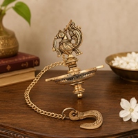 Bhimonee Decor |   Diya suspendu en laiton artisanal en forme de paon |   Lampe à huile traditionnelle à 5 mèches |   Finition antique |   Temple ethnique Pooja | |