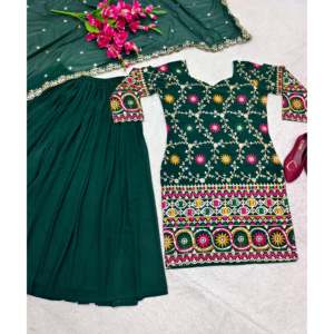 Ropa de Diseñador India y Pakistaní, Hermoso Top-Sarara con Dupatta para un Look de Fiesta - Product Image 3