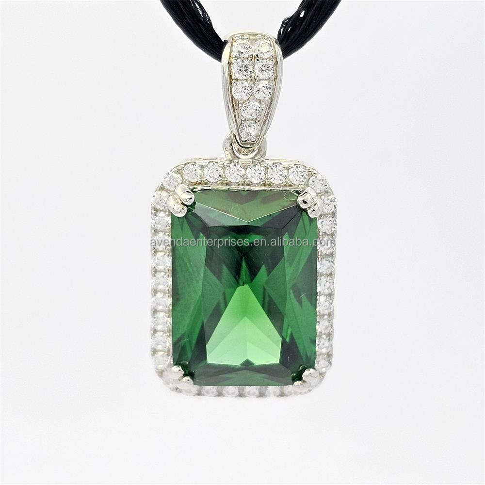 สีเขียว