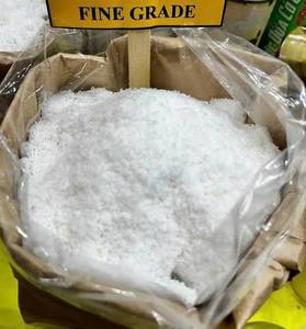 Poudre de noix de coco séchée de qualité supérieure, riche en matières grasses (63%), emballage en vrac de 25 kg, goût sucré, pour la pâtisserie et la confiserie - Product Image 1