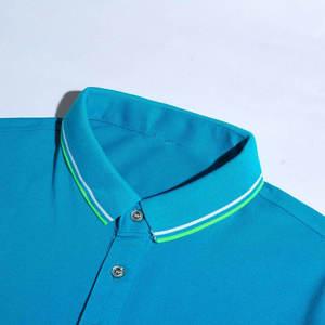 Polo homme bicolore à manches courtes en coton tricoté, coupe classique, bleu gris marine. Polos homme unisexe, design uni. - Product Image 3