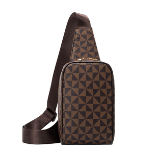 Bolso de pecho de gran capacidad con estilo cruzado ajustable, secciones de almacenamiento seguras y diseño ligero para uso diario. - Product Image 3