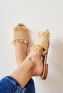 รองเท้าสานราฟเฟียทำมือ: รองเท้าส้นแบนหนังสำหรับผู้หญิงใส่หน้าร้อน - Product Image 2