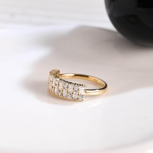 Bague demi-éternité en or massif 18 carats avec diamants de laboratoire taille baguette et taille ronde, bijou raffiné, cadeau de mariage pour partenaire - Product Image 2