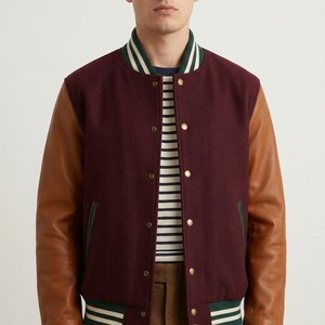 Chaqueta Universitaria Borgoña para Hombre con Mangas en Contraste Color Bronceado, Cuello con Rayas Acanaladas, Cierre de Botones a Presión, Corte Regular, Ropa Exterior Universitaria - Product Image 6