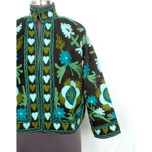 Chaqueta Cotrise Acolchada de Lujo, Bordada a Mano, 100% Algodón, con Detalles Florales Intrincados, Elegancia Atemporal, Otoño Invierno - Product Image 3