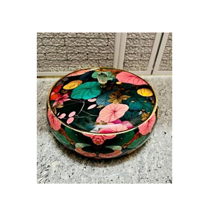 Casseroles en bois design, rondes, pour servir des roti, émaillées, faites à la main, avec un motif floral, casseroles pour servir - Product Image 1