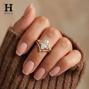 Ensemble de bagues de mariage tendance en or jaune 10K 14K, coupe marquise, 2 pièces, avec couronne entrelacée et bande chevron, bijoux personnalisés - Product Image 4