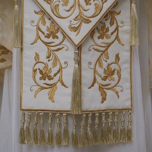 Ensemble de Vêtements Liturgiques Orthodoxes Brodés de Fils d'Or : Chasuble Sacerdotale, Phelonion, Épigonation, Palitsa, Étole d'Église, Bannière - Product Image 2