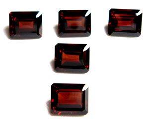 PDM Gems, Nueva Llegada de Gemas de Granate, Corte Esmeralda de 7x9 mm, Juego de 5 Piezas, Total de 15 Quilates Aprox. Para anillos, colgantes y pendientes - Product Image 1