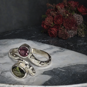 Anillos de Compromiso y Boda Clásicos de Plata de Ley 925 con Engaste de Bisel, Turmalina Multicolor y Baño de Rodio, Ideales para Regalo - Product Image 1