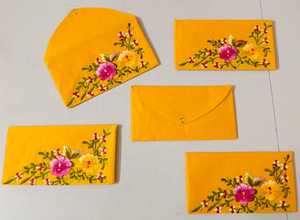 Enveloppes et pochettes à argent en soie jaune brodées à la main pour cadeaux festifs, pochette à argent en tissu de soie - Product Image 1